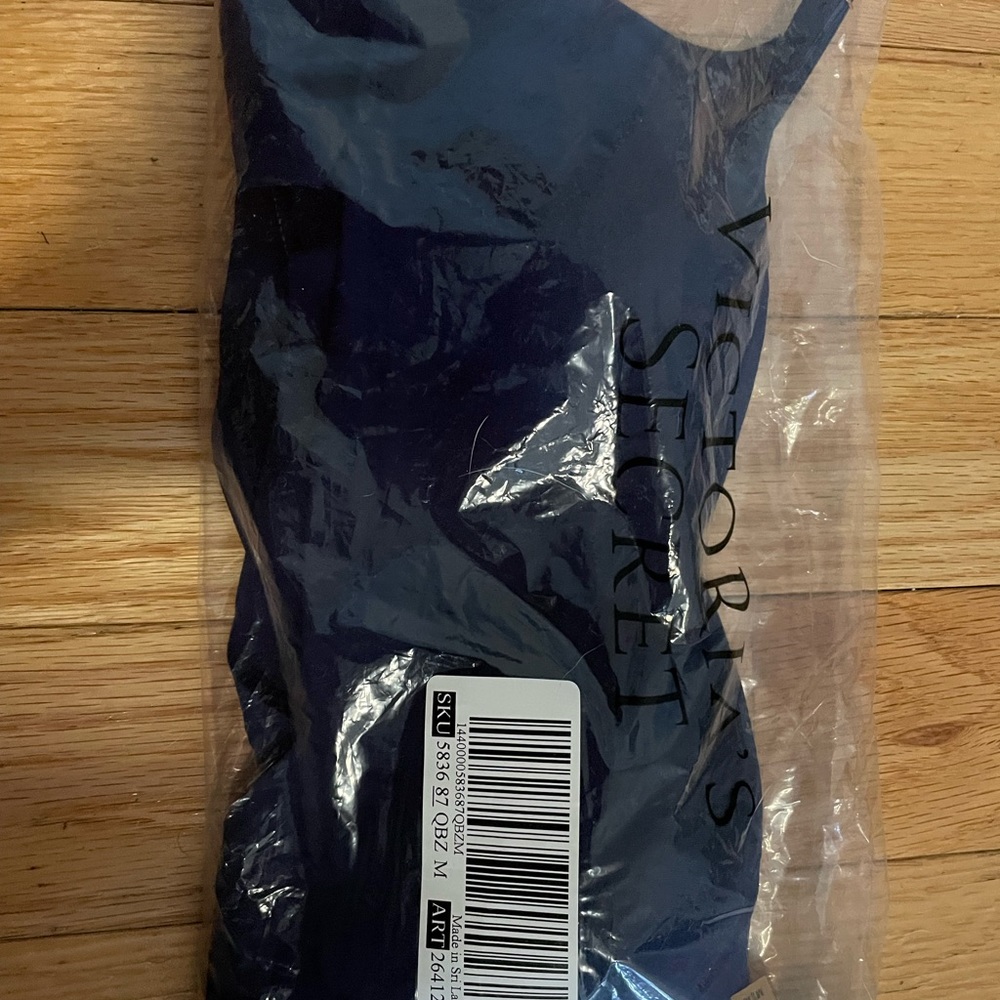 Brand New Victoria Secret Sports Bra